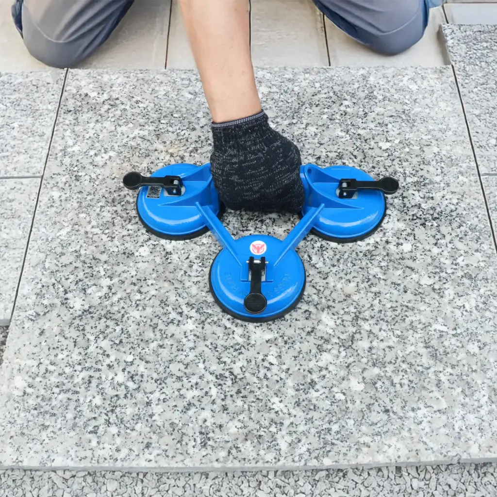 Tay Nắm Hút Chân Không Ba Chấu 