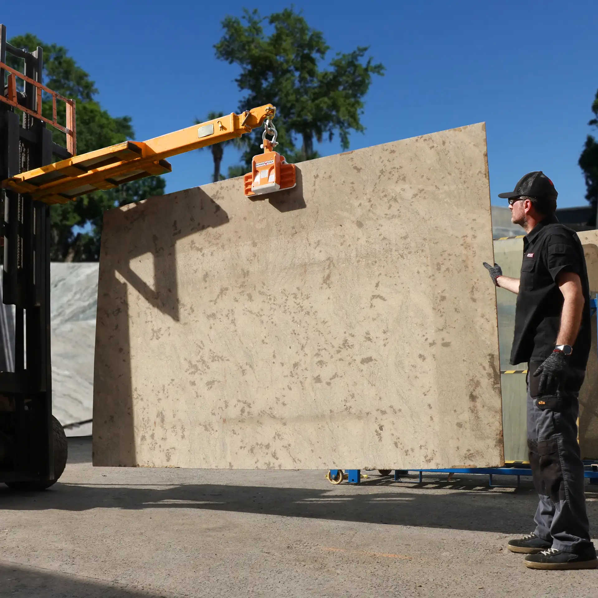 Aardwolf Auto Slab Lifter